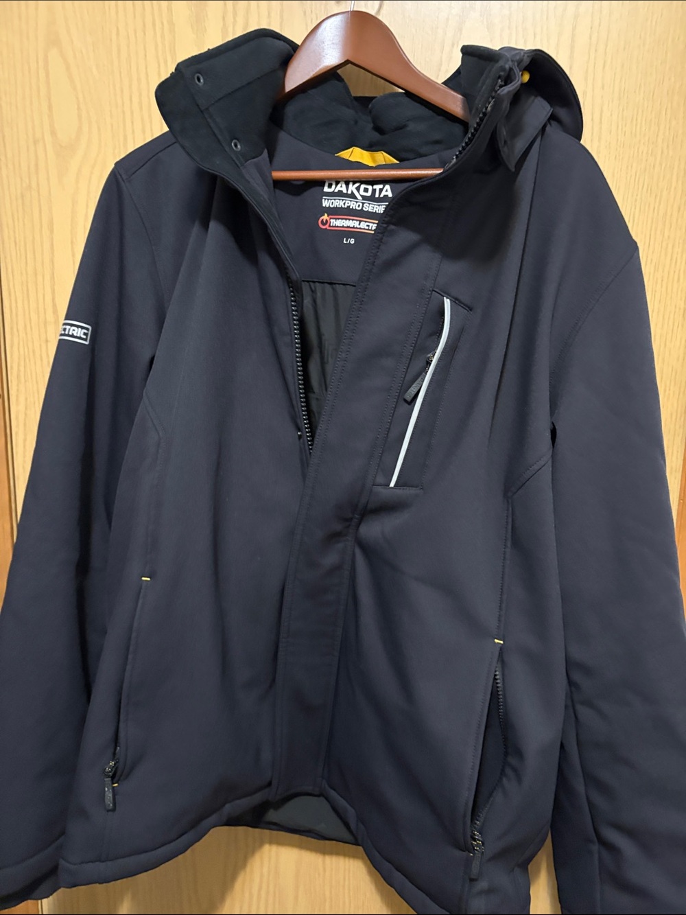 Dakota Men’s Black Workpro Thermalelectric Heated Jacket with Hood